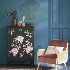 Maisons Du Monde Commodes Et Cabinets Cabinet De Rangement 2 Portes Noir Imprimé Floral 7 Maisons Du Monde Commodes Et Cabinets Cabinet De Rangement 2 Portes Noir Imprimé Floral -Coffres et malles Soldes cabinet de rangement 2 portes noir imprime floral 1000 1 16 201859 3