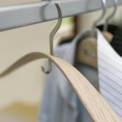 Skagerak Aménagements De Placard Et De Dressing Cintre à Vêtement En Chêne -Coffres et malles Soldes cintre a vetement en chene 2