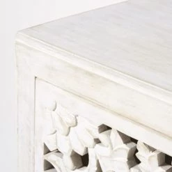 Maisons Du Monde Commodes Et Cabinets Commode 3 Tiroirs En Manguier Massif Sculpté Blanc 11 Maisons Du Monde Commodes Et Cabinets Commode 3 Tiroirs En Manguier Massif Sculpté Blanc -Coffres et malles Soldes commode 3 tiroirs en manguier massif sculpte blanc 1000 16 10 186642 4