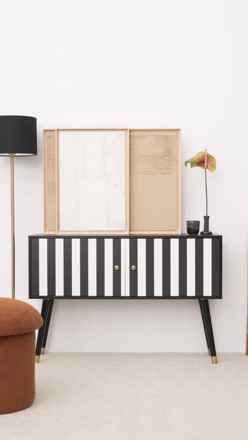 RNT By Really Nice Things Commodes Et Cabinets Commode En Pin Massif Imprimé Franges Blanches Et Noires. 4 RNT By Really Nice Things Commodes Et Cabinets Commode En Pin Massif Imprimé Franges Blanches Et Noires. – Image 2