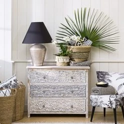 Maisons Du Monde Commodes Et Cabinets Commode Indienne Sculptée En Manguier Massif Blanche L 100 Cm 8 Maisons Du Monde Commodes Et Cabinets Commode Indienne Sculptée En Manguier Massif Blanche L 100 Cm -Coffres et malles Soldes commode indienne sculptee en manguier massif blanche l 100 cm 1000 14 24 129707 12